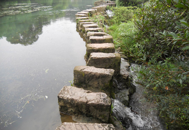 芝麻灰花崗巖墓碑常用什么加工方式？(圖4)