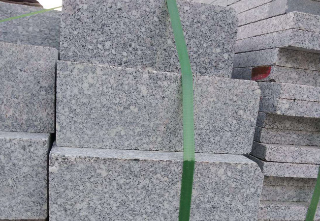花崗巖路緣石規(guī)格型號？