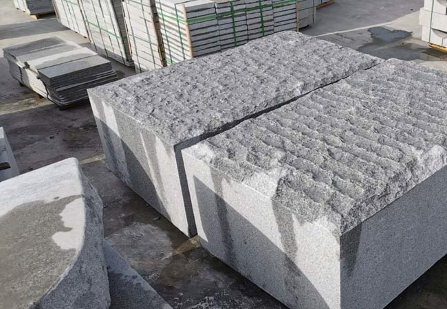 廣場鋪裝的石材多少錢一平方