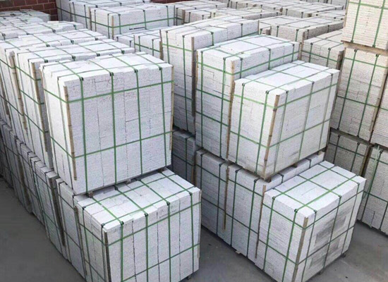 石灰巖板巖片麻巖在濕法切割過程中的粉塵產生差異