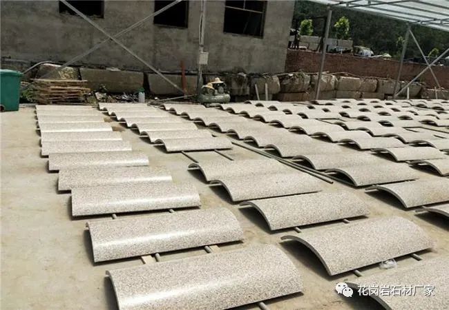 黃金麻石材產(chǎn)地市場(chǎng)價(jià)格-大理石黃金麻多少錢一平(圖2)