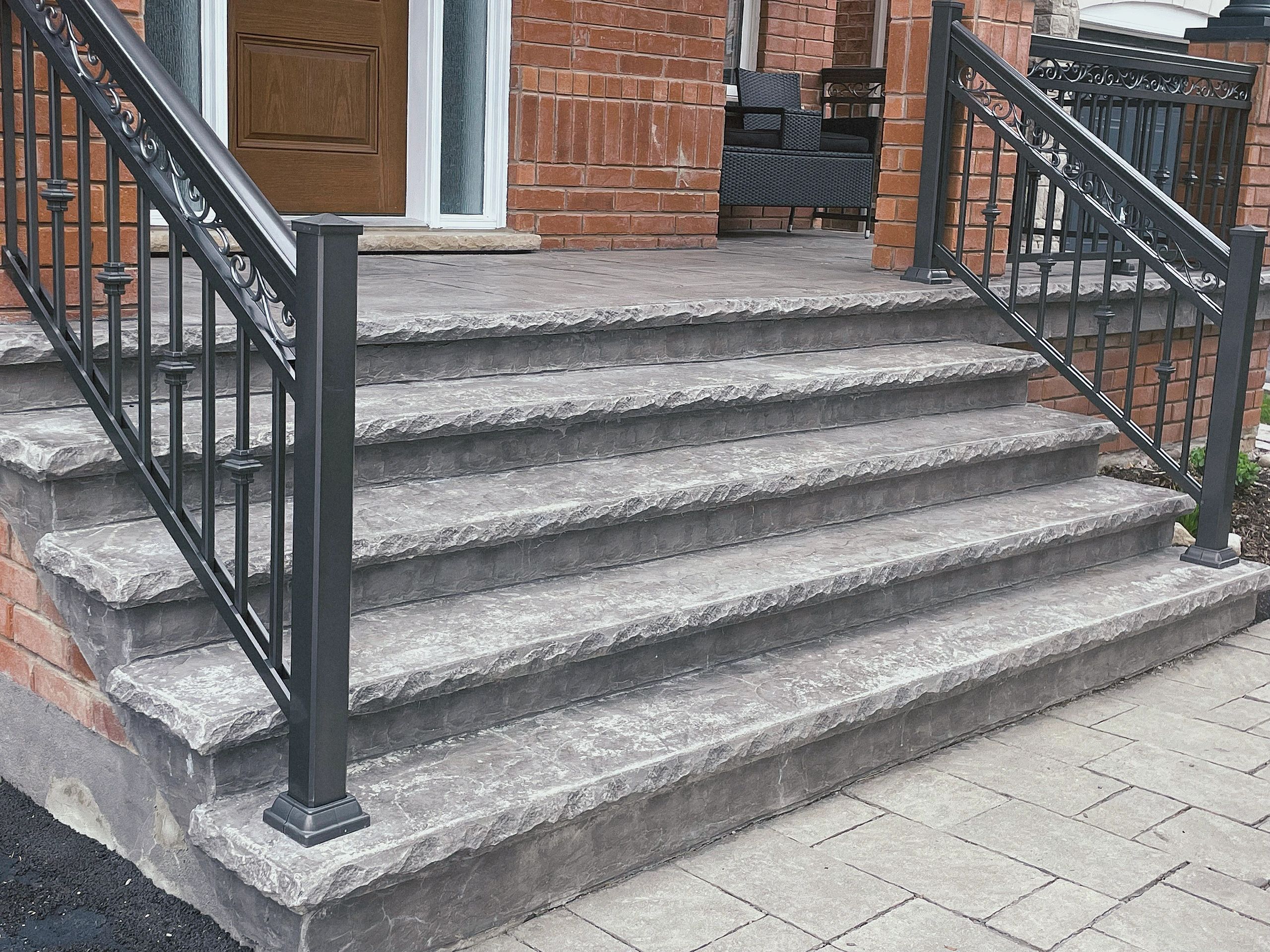 樓梯采用混凝土或鋼結(jié)構(gòu)哪種好？