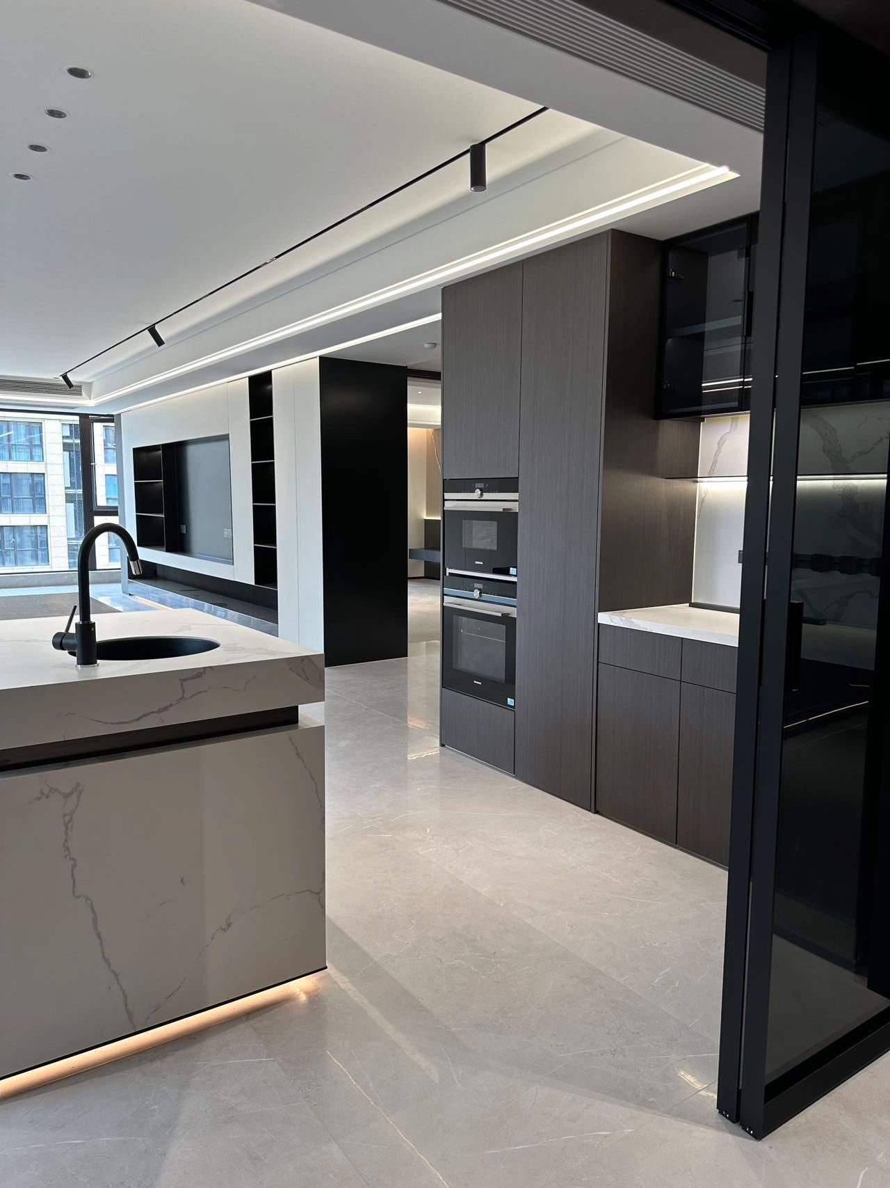 意式極簡(jiǎn)裝修風(fēng)格|硬裝風(fēng)格展示現(xiàn)代簡(jiǎn)約風(fēng)格